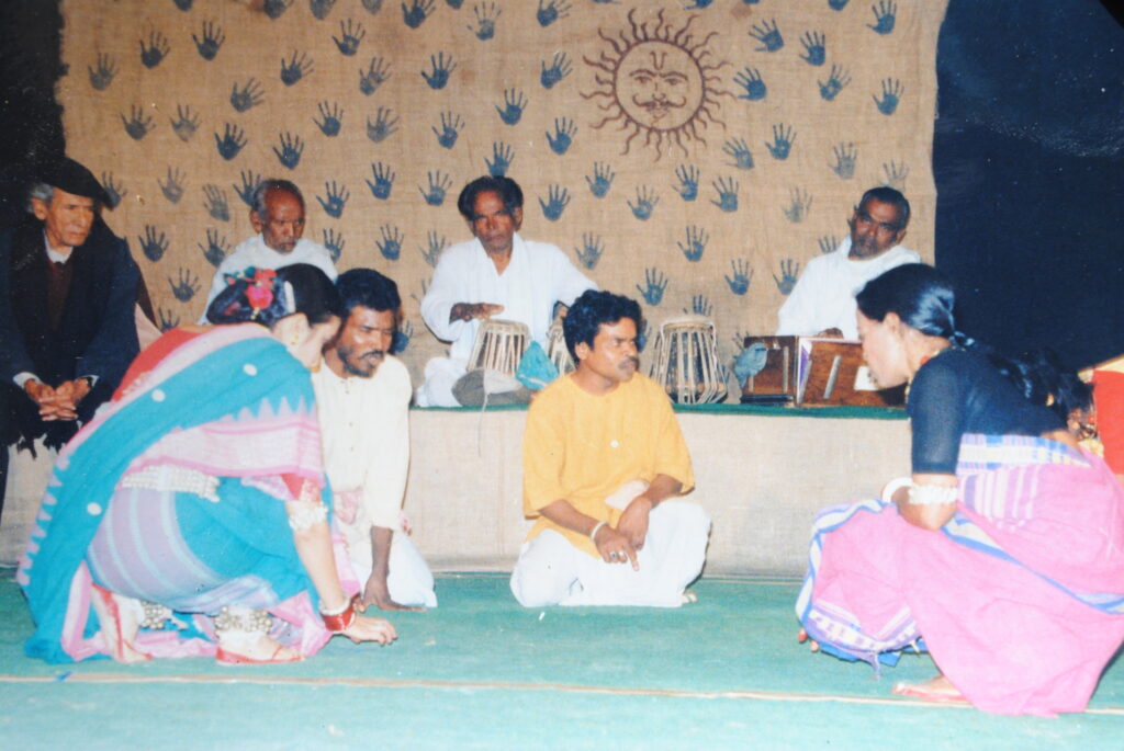 mor naav damad200301