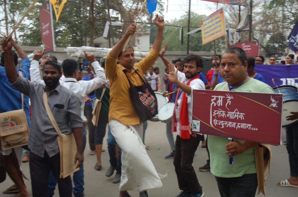 इप्टा का 15 वाँ राष्ट्रीय सम्मेलन फूल खिलते रहेंगे दुनिया में : रजनीश साहिल 7 WhatsApp Image 2023 03 31 at 12.54.45 PM