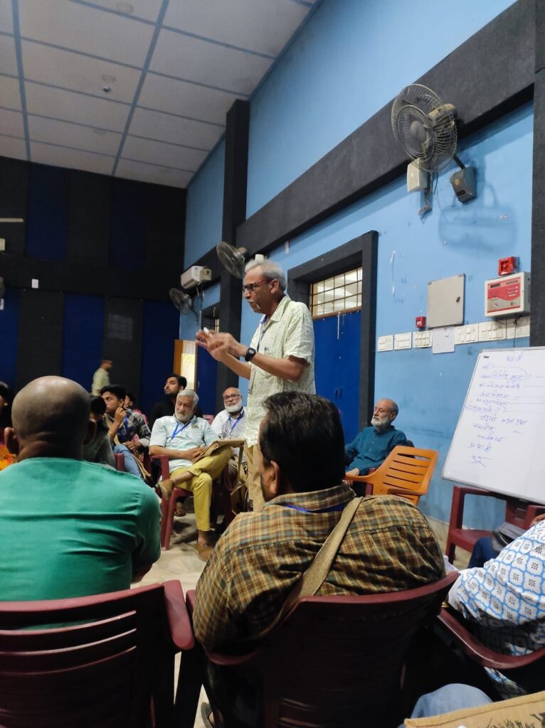 इप्टा के 15 वें राष्ट्रीय सम्मेलन में विभिन्न विषयों पर कार्यशालाएँ : एक : वैज्ञानिक मिजाज़ : साक्षी शर्मा 8 Vaigyanik Chetna Workshop01
