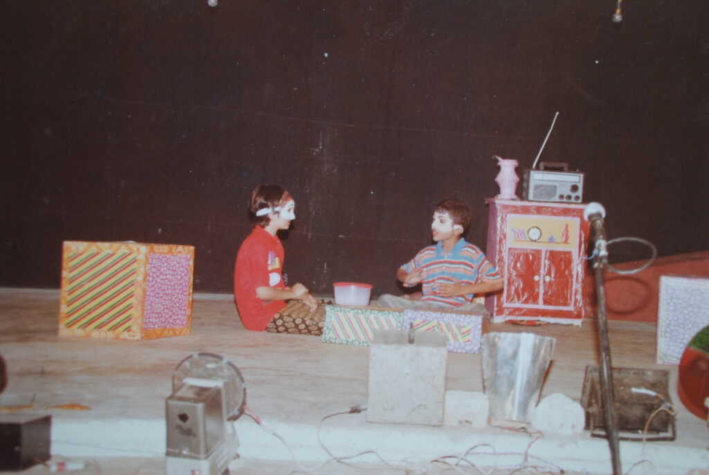 बच्चों की गतिविधियाँ और इप्टा रायगढ़ 9 13 chawal ki roti 1996 workshop