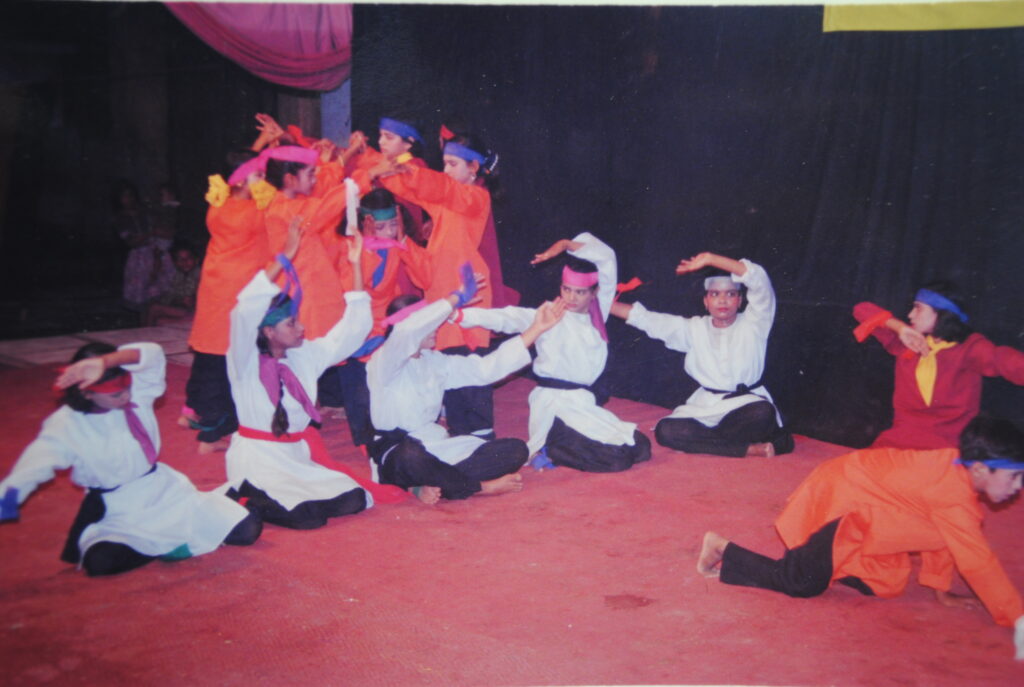 बच्चों की गतिविधियाँ और इप्टा रायगढ़ 11 20 teen tilange 1997 workshop