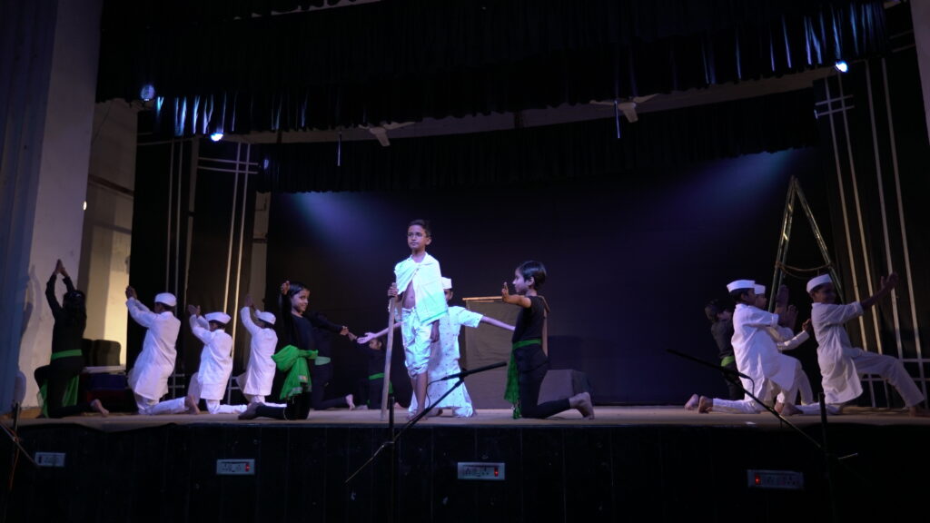 बच्चों की गतिविधियाँ और इप्टा रायगढ़ 49 Dance Gandhi01