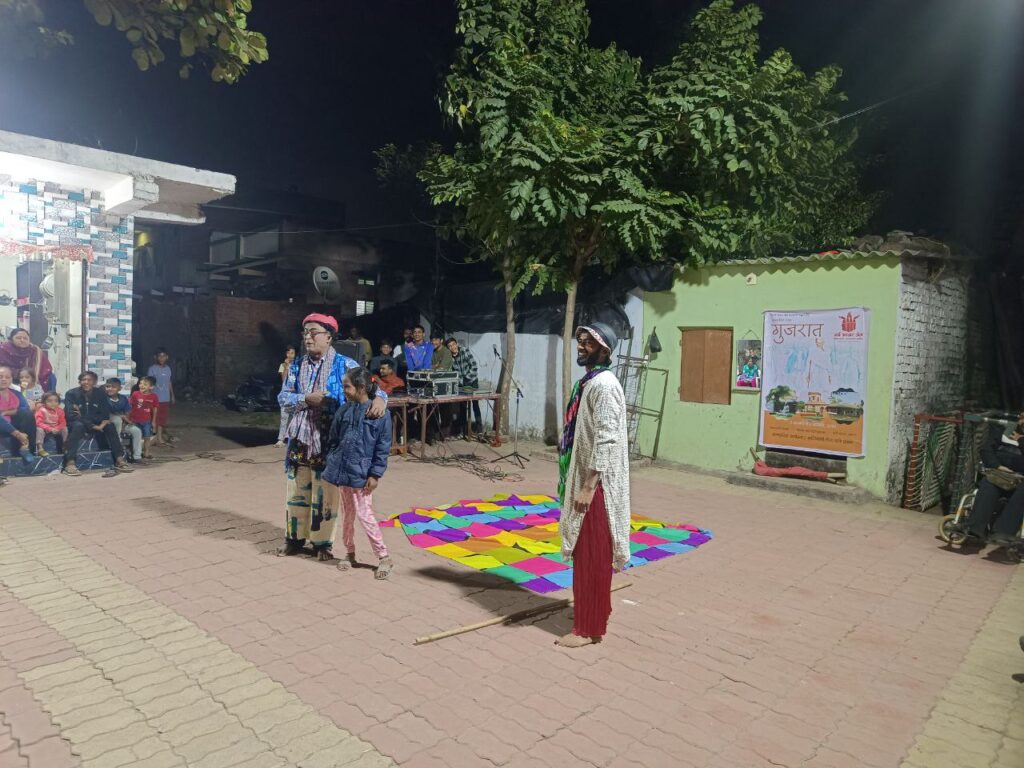 गुजरात में 'ढाई आखर प्रेम' यात्रा का साबरमती पड़ाव 16 1 Chharanagar 1