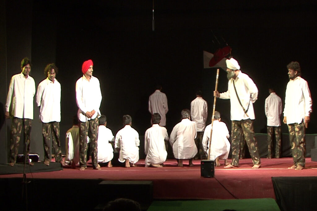 छोटे शहर का कैमरा और अजय आठले 5 Gagan Damam Bajyo200804