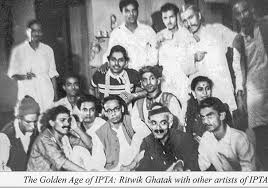 जन-नाट्य में गूंजने वाली भूतकाल की प्रतिध्वनियाँ : ऋत्विक घटक 2 IPTA members