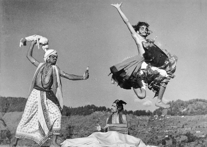 उदय शंकर की नृत्यकला : हेमांगो बिस्वास 3 उदयशंकर ०४