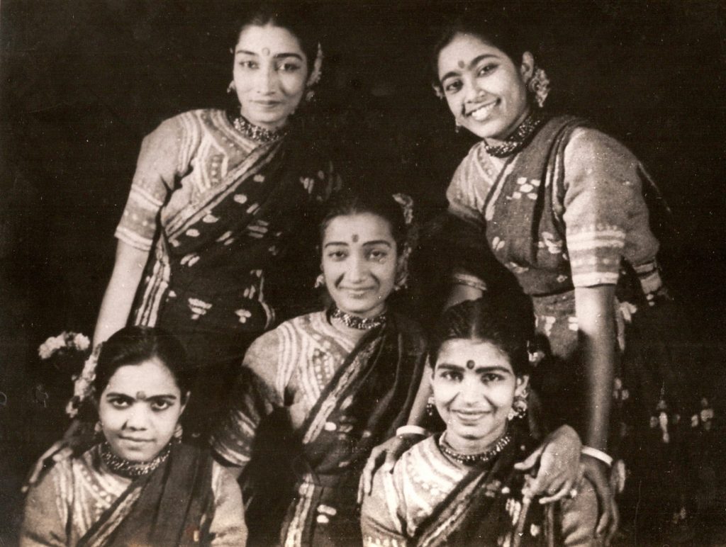 'जीवनेर टाने शिल्पिर टाने' : रेबा रॉय चौधुरी की आत्मकथा के कुछ अंश 5 ipta turns 80 heralding the biggest cultural movement in india 1 1024x772 1